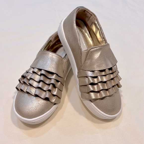 NWT Kenneth Cole Kam Ruffle Slip on Girls - Picture 4 of 8